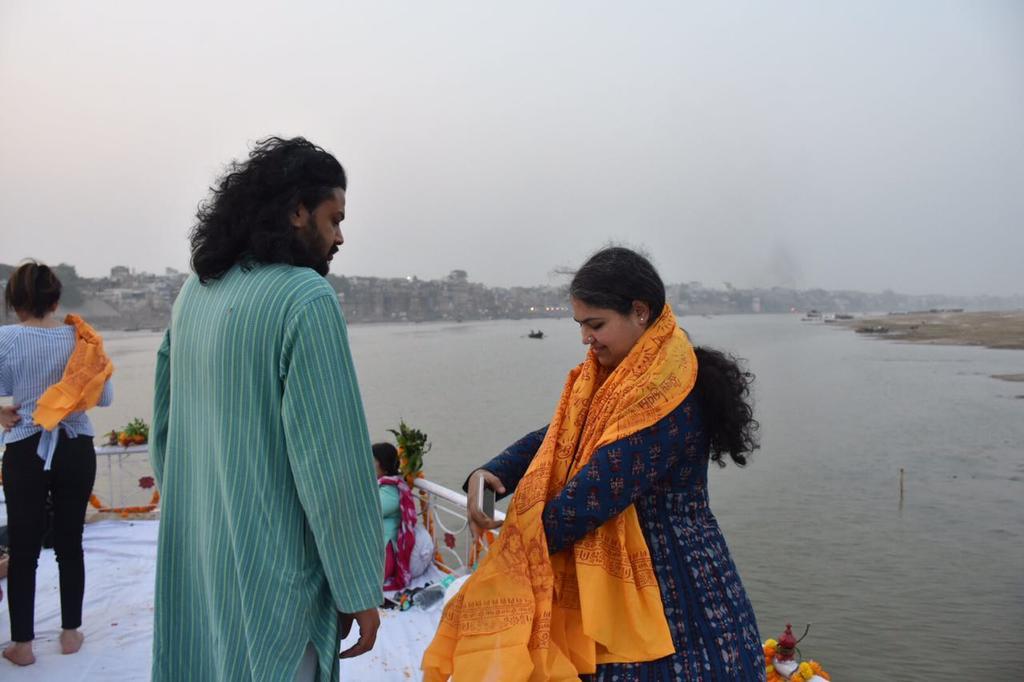 Yogi Lodge Varanasi Bagian luar foto