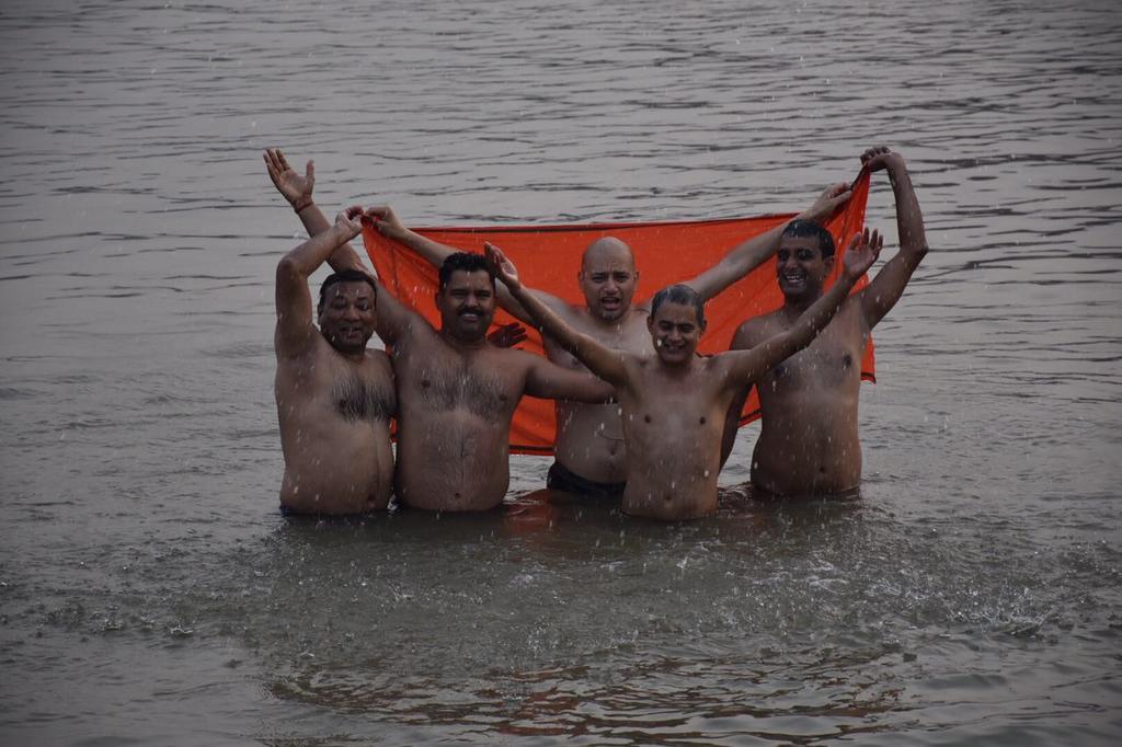 Yogi Lodge Varanasi Bagian luar foto